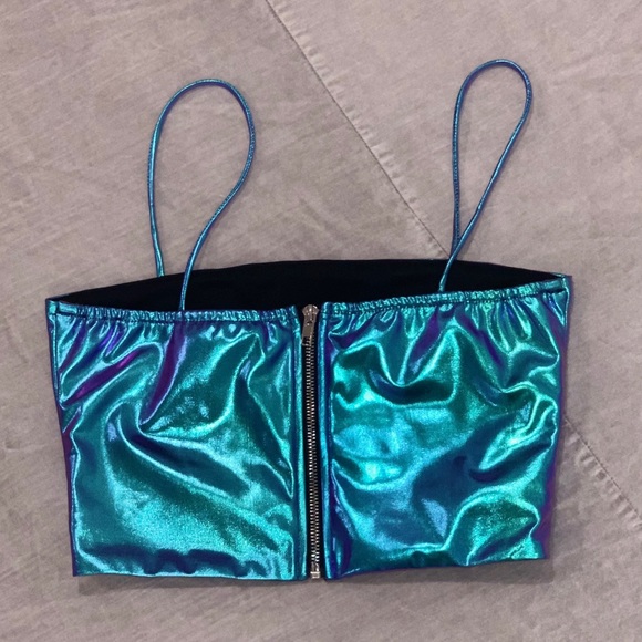 LF/Millau Metallic Cut Out Crop Top - Picture 4 of 4